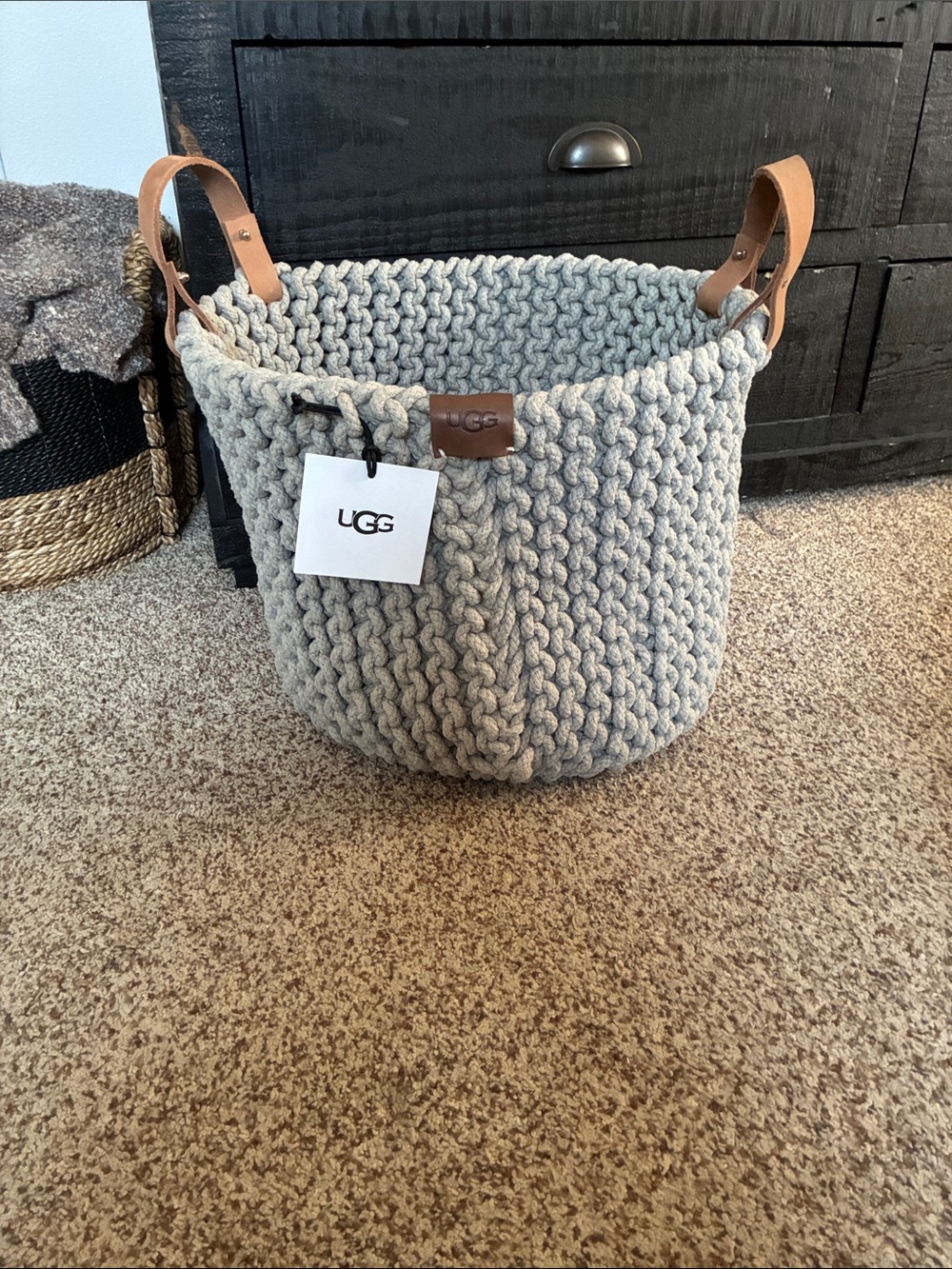 UGG Basket - chunky knit Tulum in Light Gray with Leather Handles